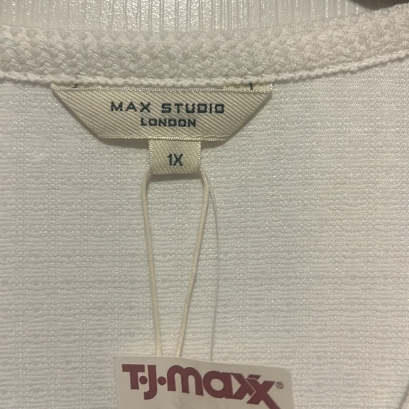 Max Studio Ivory Textured Knit Top - Picture 2 of 6